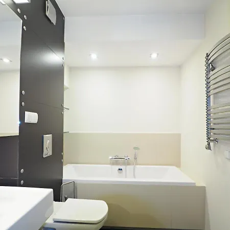 Family Parking 2 Bathrooms 300 M Sea Apartmán *